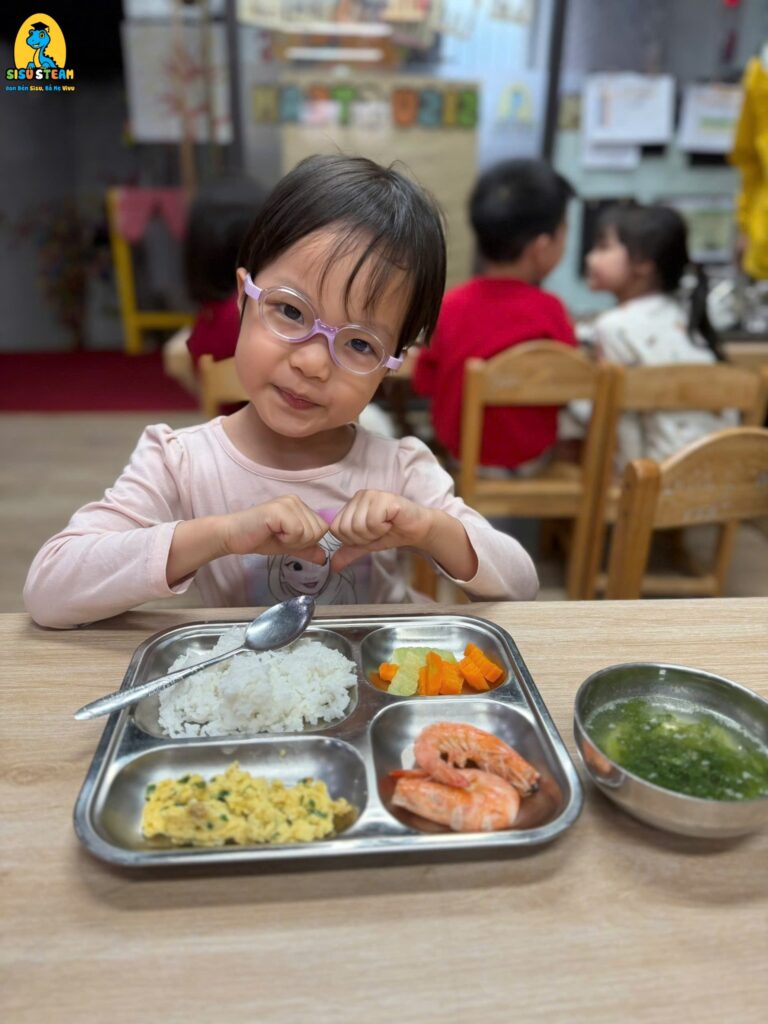 Bữa trưa ngon miệng – đủ chất tại sisu steam hôm nay có gì?